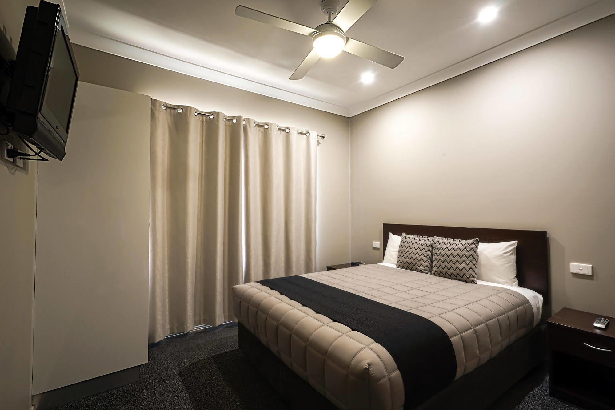Akuna Motor And Motel 4*