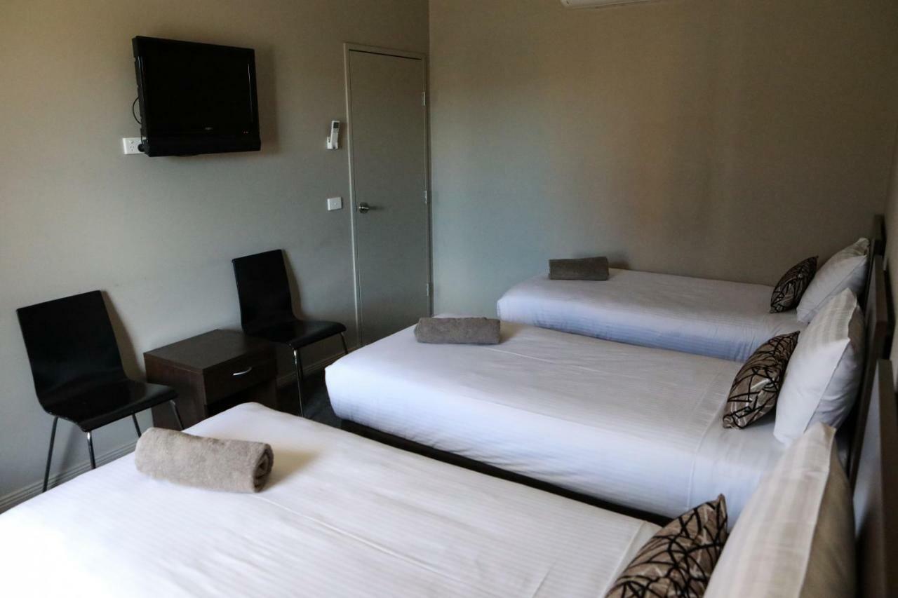 Akuna Motor And Motel 4*